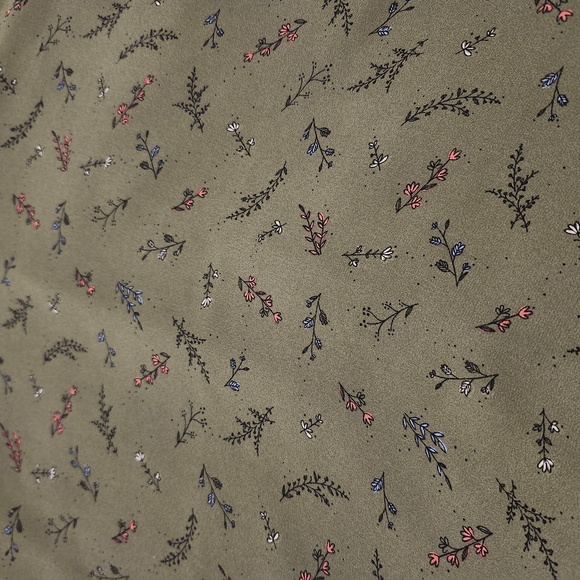 Floral Patterned Reversable Tank Top - Picture 3 of 7